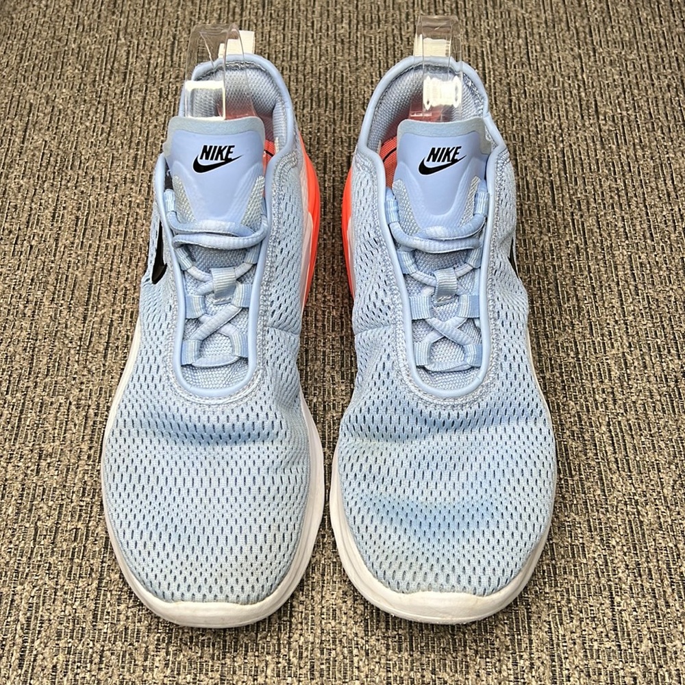 Nike air sneaker size 9.5